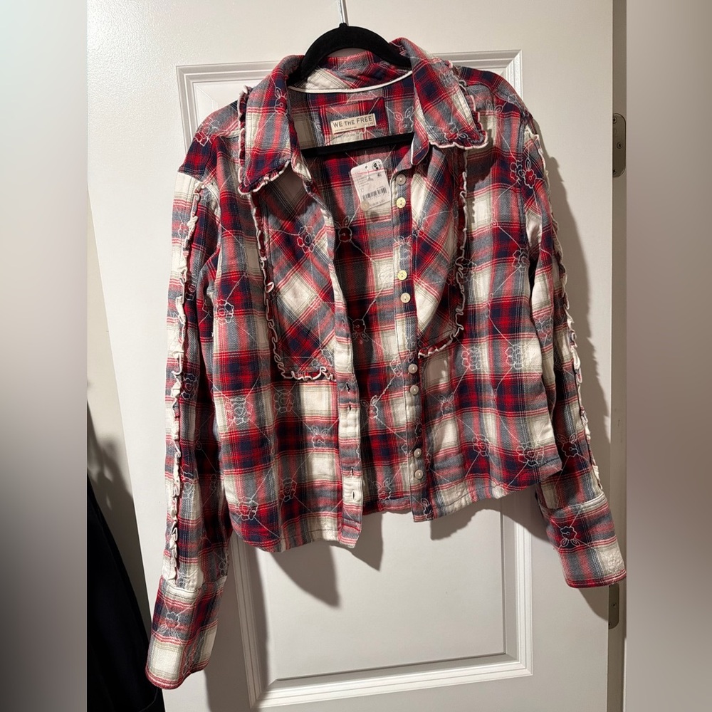 We The Free Red, Navy & White Plaid Button-Up Shirt Jacket 🔥